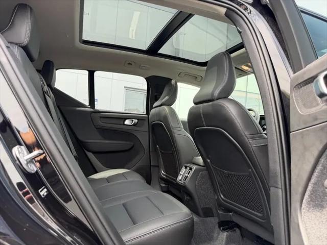 2025 Volvo XC40 B5 Plus Dark Theme
