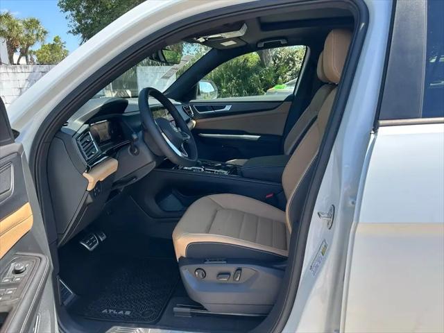 2026 Volkswagen Atlas Cross Sport SEL R-Line Black