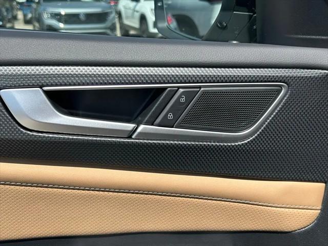 2026 Volkswagen Atlas Cross Sport SEL R-Line Black