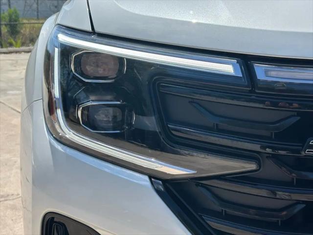 2026 Volkswagen Atlas Cross Sport SEL R-Line Black