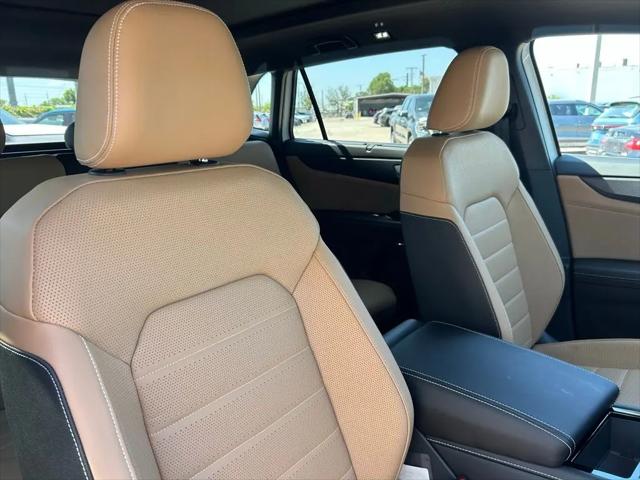 2026 Volkswagen Atlas Cross Sport SEL R-Line Black