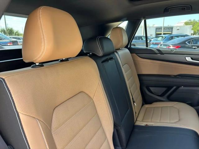 2026 Volkswagen Atlas Cross Sport SEL R-Line Black