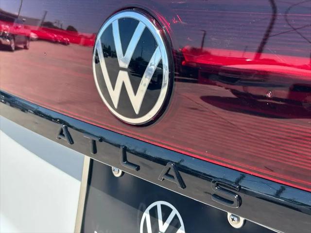 2026 Volkswagen Atlas Cross Sport SEL R-Line Black