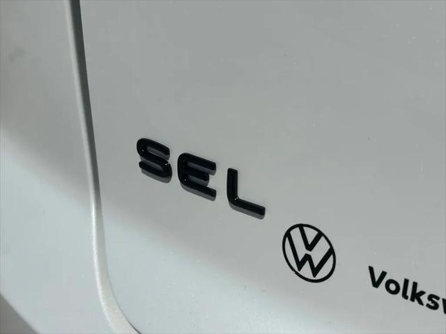 2026 Volkswagen Atlas Cross Sport SEL R-Line Black