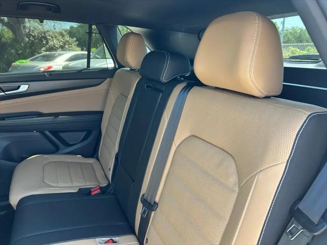 2026 Volkswagen Atlas Cross Sport SEL R-Line Black
