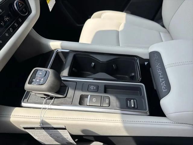 2026 Nissan Pathfinder SL