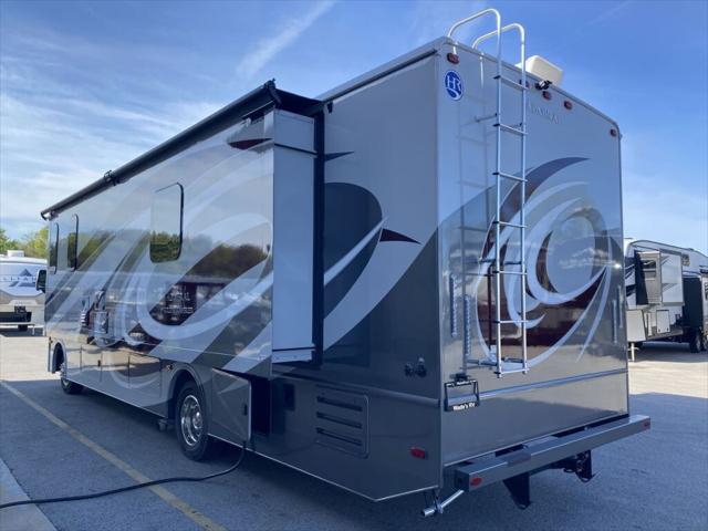 2025 Ford F-53 32N