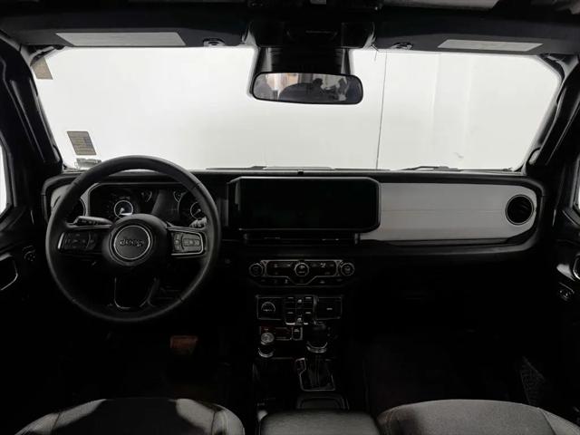 2025 Jeep Wrangler 4-Door Willys 4x4