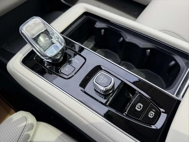 2026 Volvo XC90 Ultra Dark Theme, B6 AWD Gas (mild hybrid), Gasoline, 7 Seats