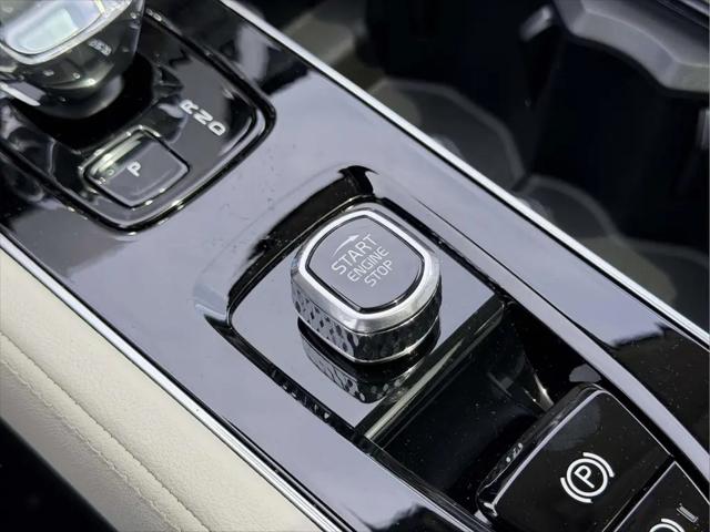 2026 Volvo XC90 Ultra Dark Theme, B6 AWD Gas (mild hybrid), Gasoline, 7 Seats