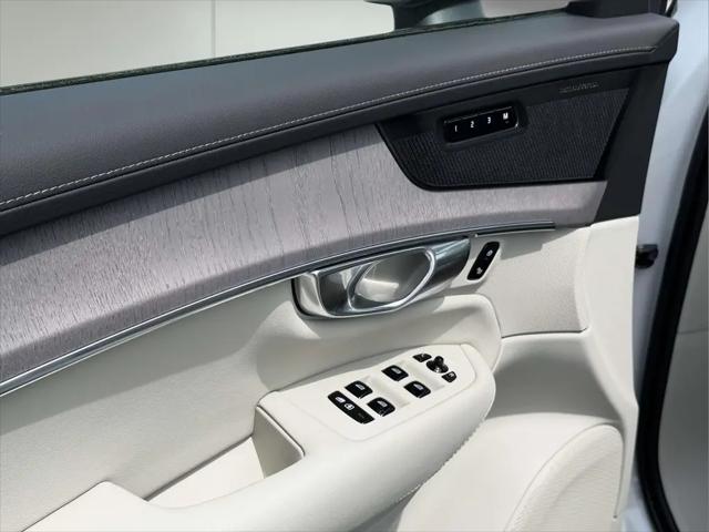 2026 Volvo XC90 Ultra Dark Theme, B6 AWD Gas (mild hybrid), Gasoline, 7 Seats