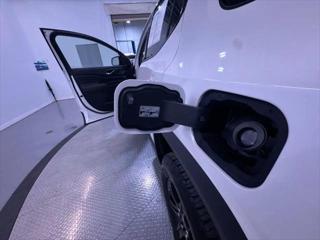 2023 GMC Acadia AWD AT4
