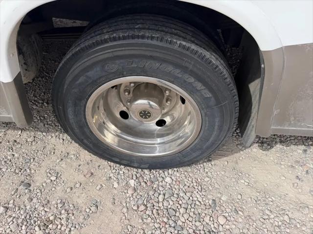 2006 Ford F-53 Base