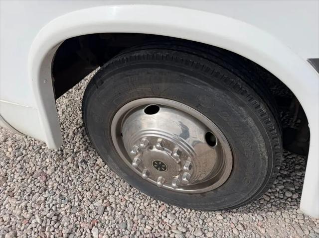 2006 Ford F-53 Base