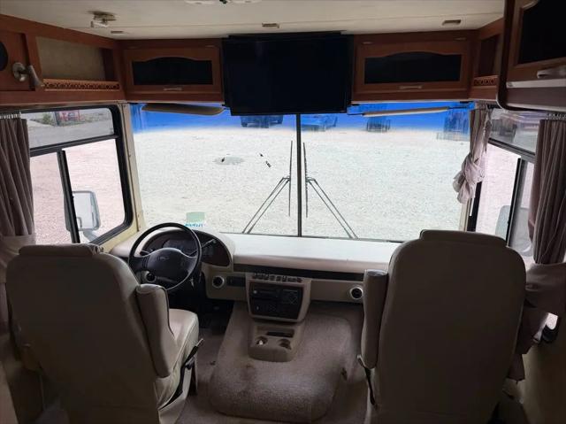 2006 Ford F-53 Base