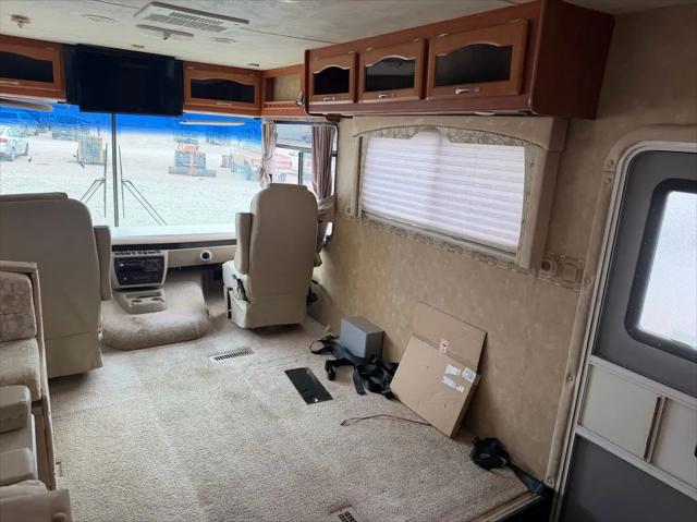 2006 Ford F-53 Base