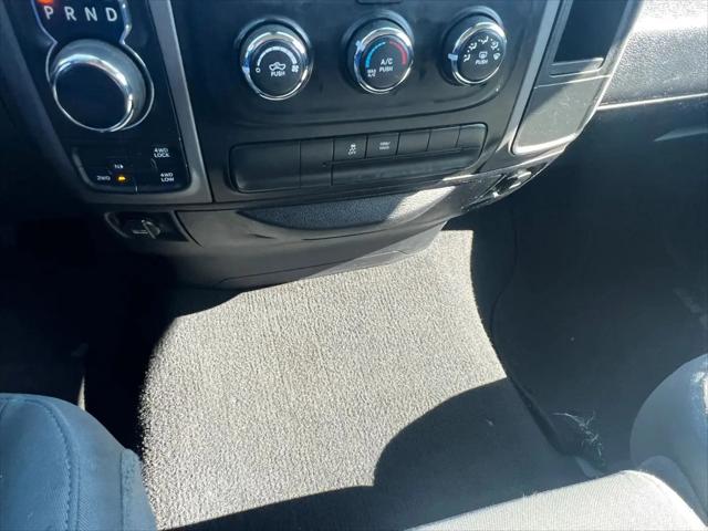 2017 Ram 1500 Express Quad Cab 4x4 64 Box