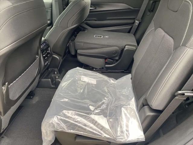 2026 Jeep Grand Cherokee L Altitude 4x2