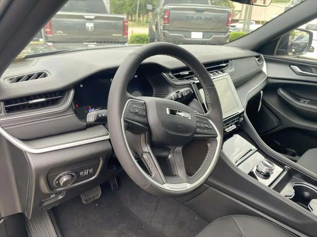 2026 Jeep Grand Cherokee L Altitude 4x2