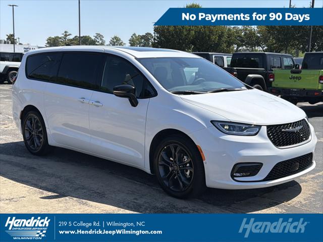 2026 Chrysler Pacifica Select for sale in Wilmington, NC