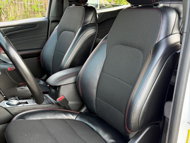2023 Ford Escape ST-Line Select