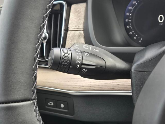 2026 Volvo XC90 Plug-In Hybrid Plus, T8 AWD, Electric/Gasoline, Bright, 7 Seats