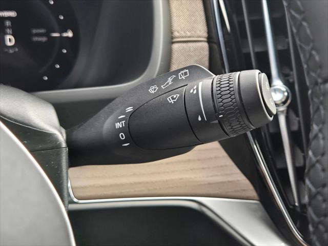 2026 Volvo XC90 Plug-In Hybrid Plus, T8 AWD, Electric/Gasoline, Bright, 7 Seats