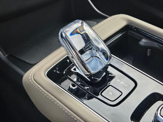 2026 Volvo XC90 Plug-In Hybrid Plus, T8 AWD, Electric/Gasoline, Bright, 7 Seats