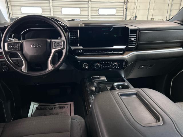2022 Chevrolet Silverado 1500 4WD Crew Cab Short Bed RST