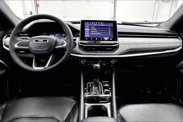 2024 Jeep Compass Latitude Lux FWD