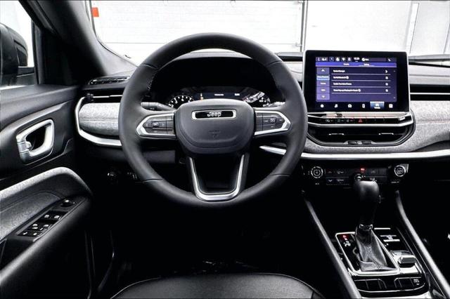 2024 Jeep Compass Latitude Lux FWD