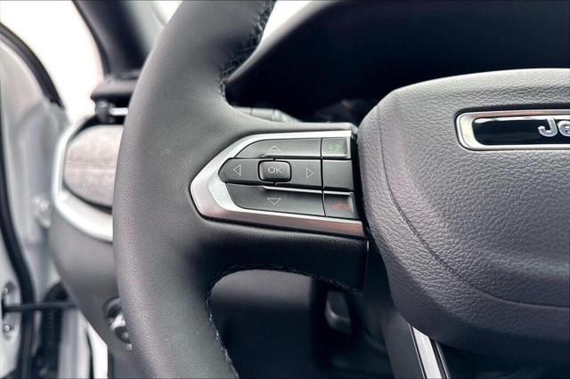 2024 Jeep Compass Latitude Lux FWD