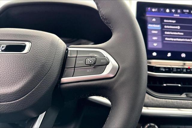 2024 Jeep Compass Latitude Lux FWD