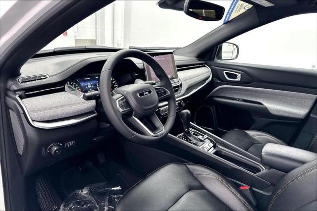 2024 Jeep Compass Latitude Lux FWD