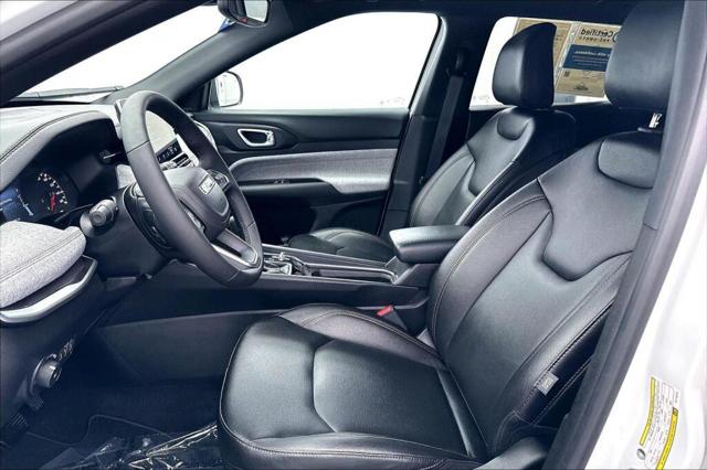 2024 Jeep Compass Latitude Lux FWD