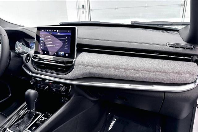 2024 Jeep Compass Latitude Lux FWD