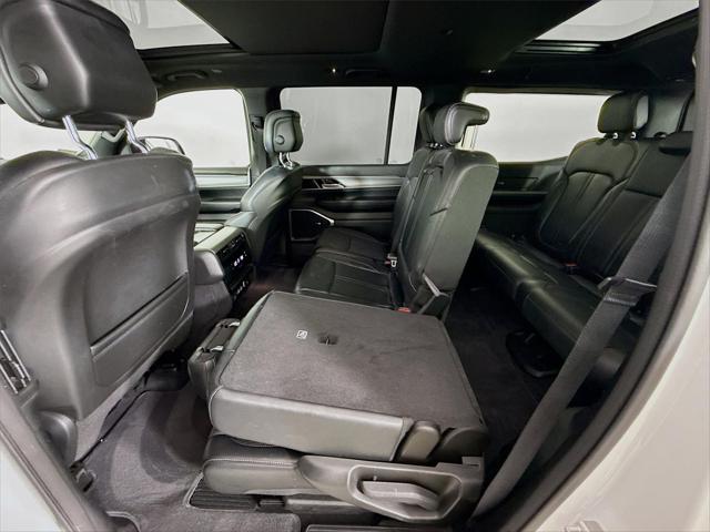 2023 Jeep Wagoneer Series II Carbide 4x2