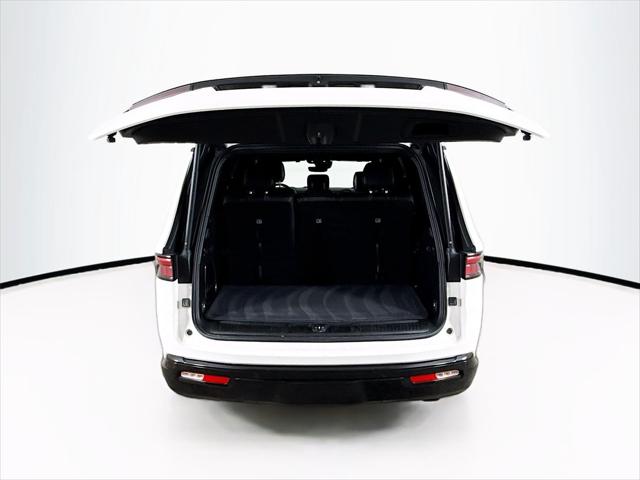 2023 Jeep Wagoneer Series II Carbide 4x2