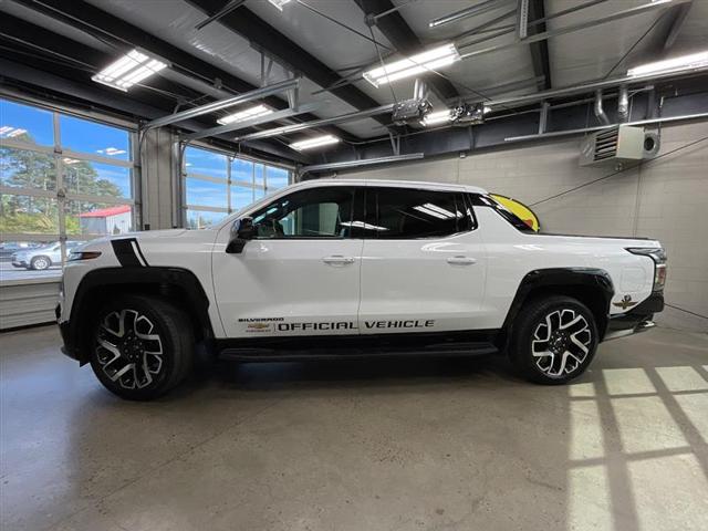 2025 Chevrolet Silverado EV RST
