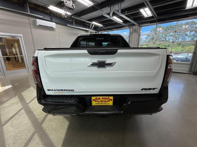 2025 Chevrolet Silverado EV RST
