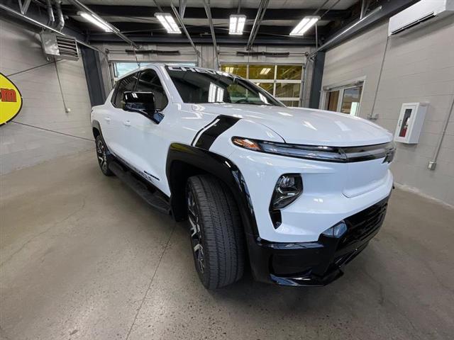 2025 Chevrolet Silverado EV RST