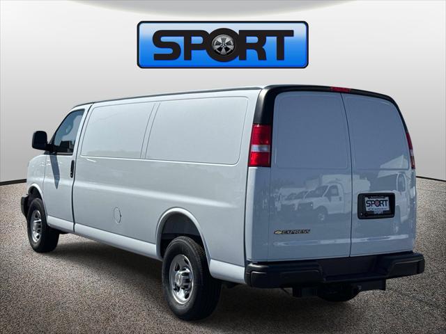 2026 Chevrolet Express Cargo Van 3500 Extended Wheelbase, WT, RWD