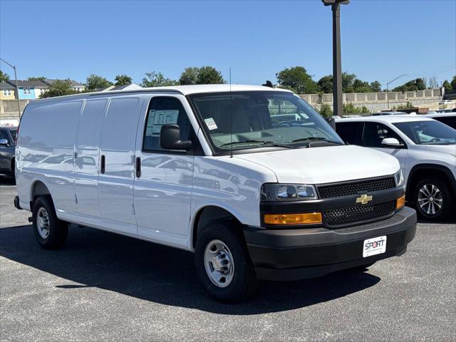 2026 Chevrolet Express Cargo Van 3500 Extended Wheelbase, WT, RWD