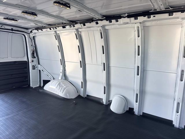 2026 Chevrolet Express Cargo Van 3500 Extended Wheelbase, WT, RWD