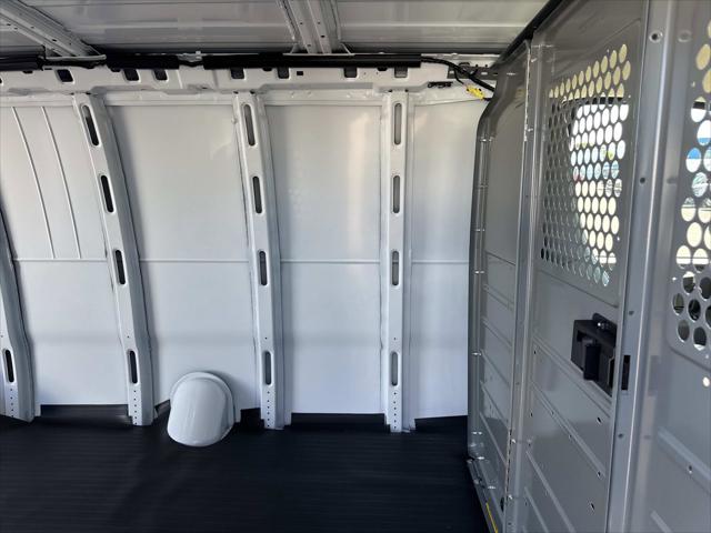 2026 Chevrolet Express Cargo Van 3500 Extended Wheelbase, WT, RWD