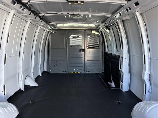 2026 Chevrolet Express Cargo Van 3500 Extended Wheelbase, WT, RWD