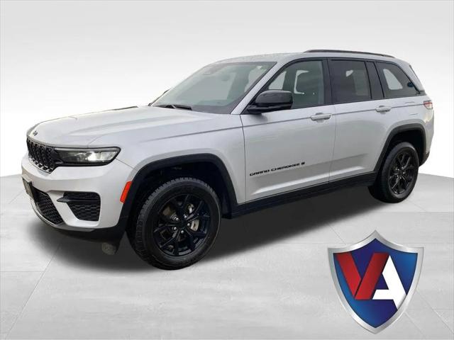 2024 Jeep Grand Cherokee Altitude 4x4 for sale in Junction City, KS
