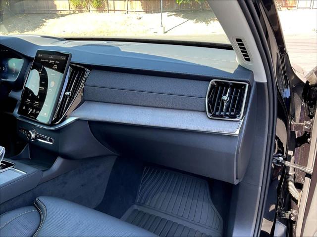 2026 Volvo XC90 Plug-In Hybrid Ultra, T8 AWD, Electric/Gasoline, Bright, 7 Seats