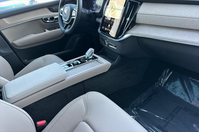 2026 Volvo XC90 Plus, B6 AWD Gas (mild hybrid), Gasoline, Bright, 7 Seats