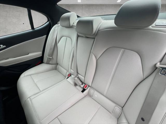 2024 Genesis G70 2.5T RWD